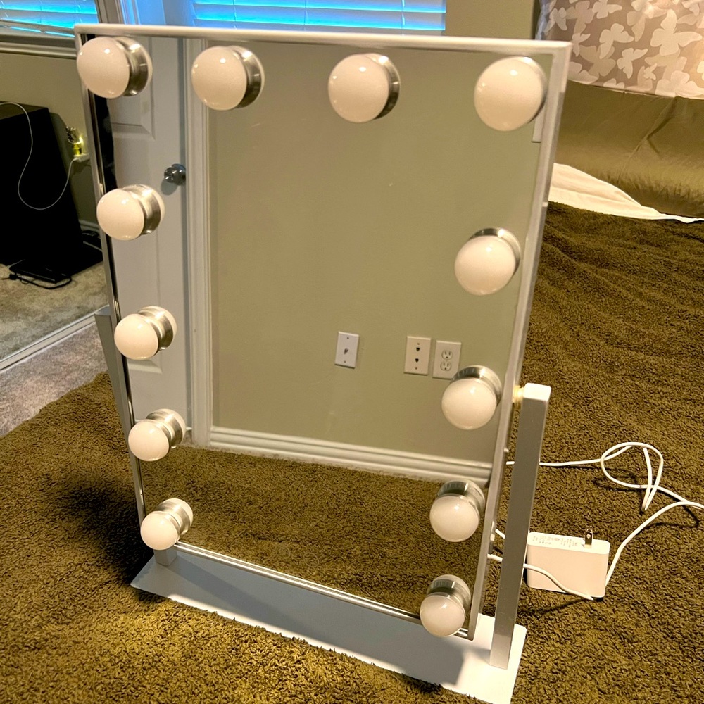3 setting Vanity Mirror